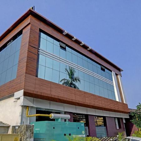 Treebo Trip Majestic Inn Thampanoor Thiruvananthapuram Екстер'єр фото