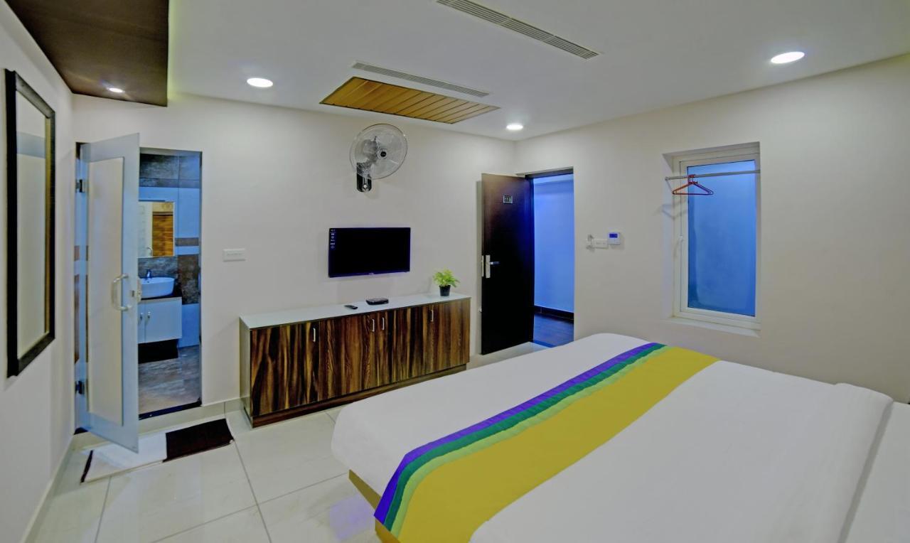 Treebo Trip Majestic Inn Thampanoor Thiruvananthapuram Екстер'єр фото