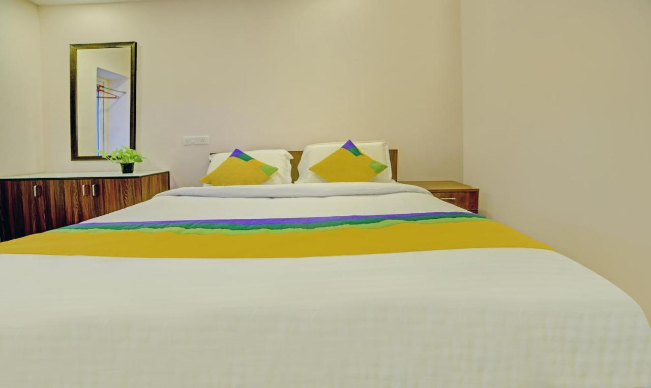 Treebo Trip Majestic Inn Thampanoor Thiruvananthapuram Екстер'єр фото