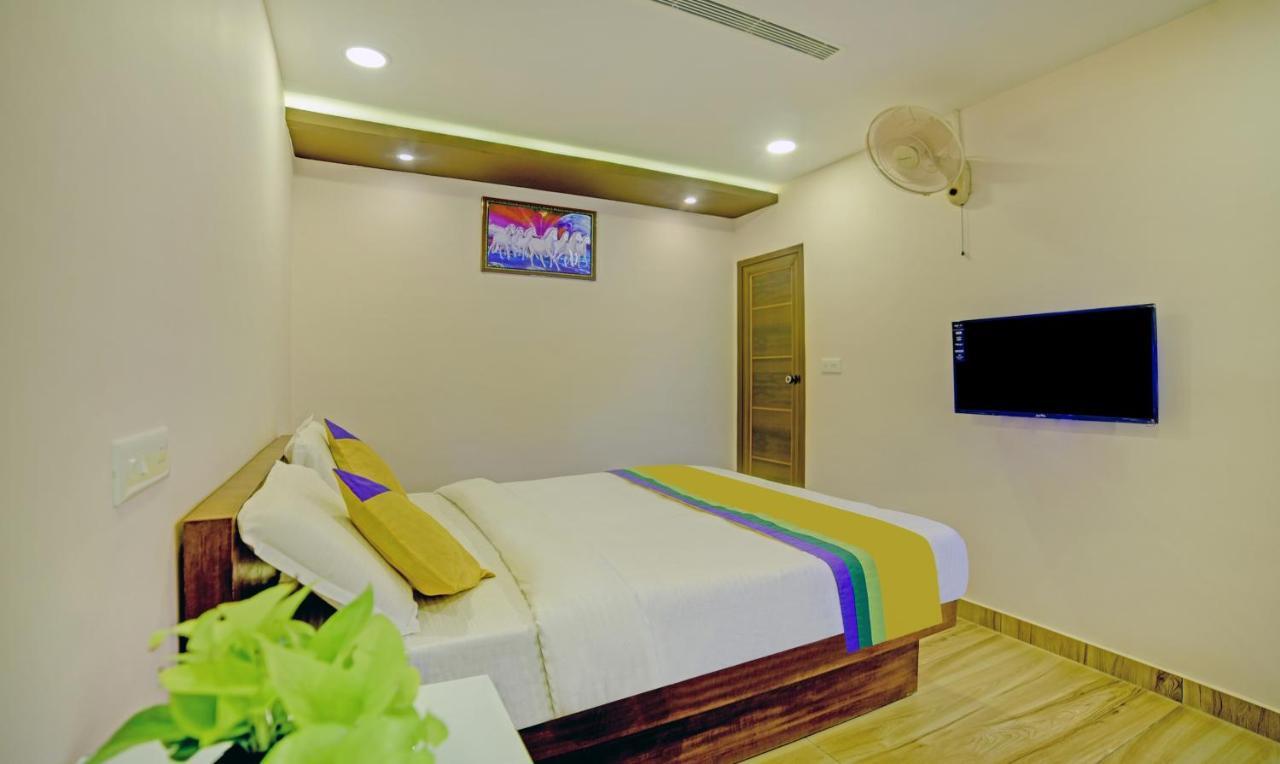 Treebo Trip Majestic Inn Thampanoor Thiruvananthapuram Екстер'єр фото