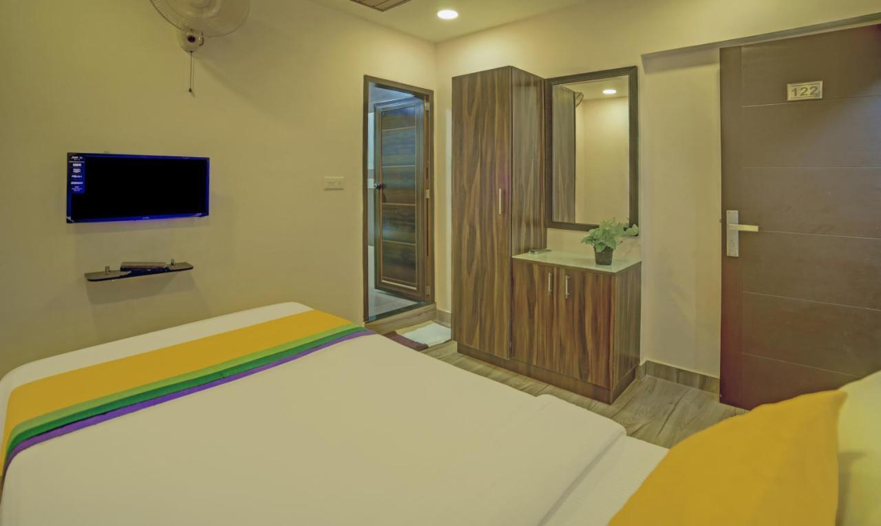 Treebo Trip Majestic Inn Thampanoor Thiruvananthapuram Екстер'єр фото