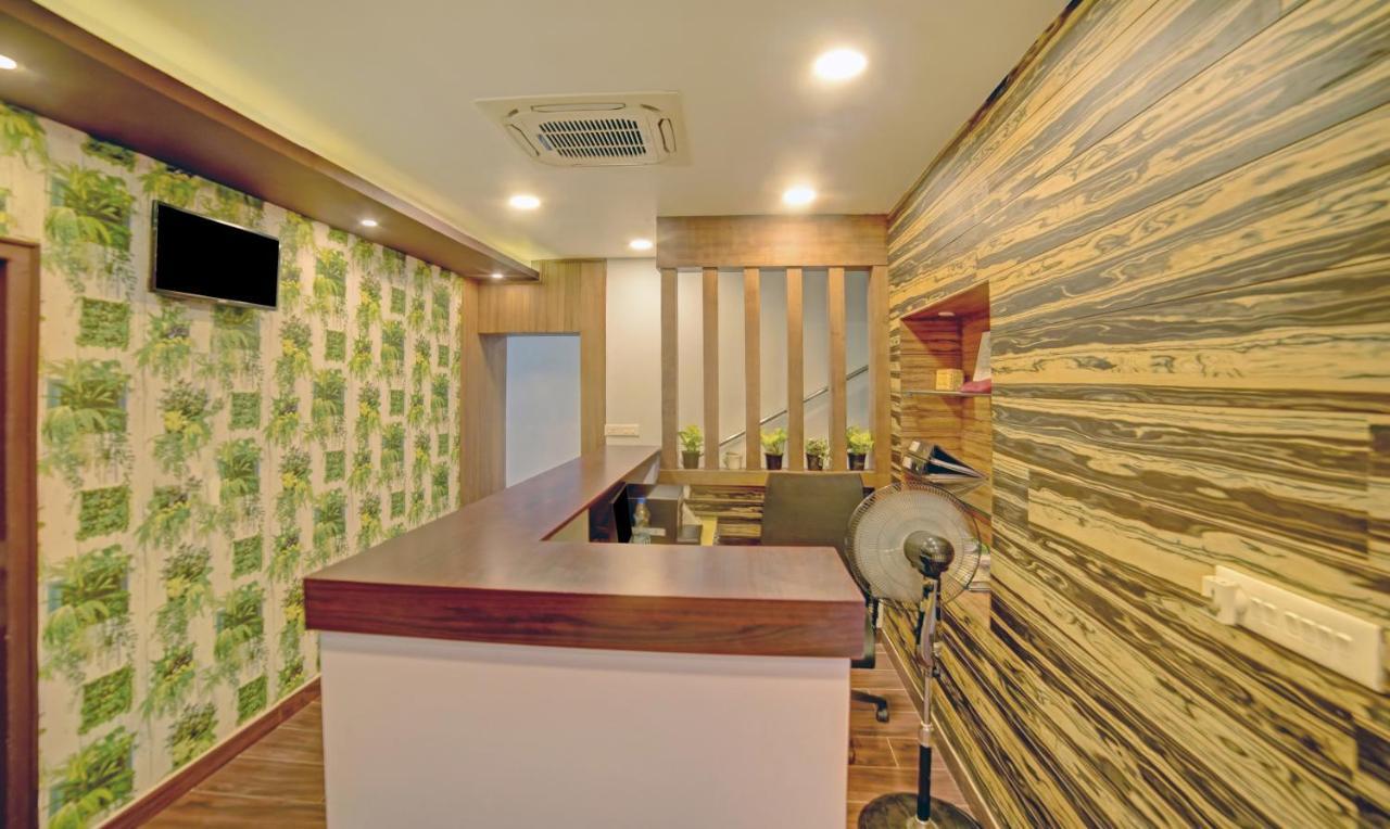 Treebo Trip Majestic Inn Thampanoor Thiruvananthapuram Екстер'єр фото