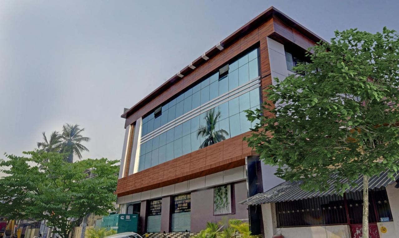 Treebo Trip Majestic Inn Thampanoor Thiruvananthapuram Екстер'єр фото